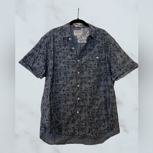 Men’s XL Button Down Short Sleeve Shirt
